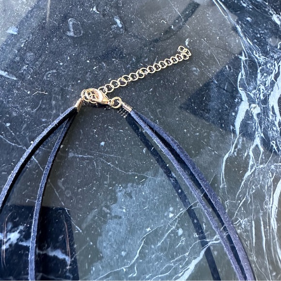 NEW ANGELES Black layered choker - Picture 4 of 5